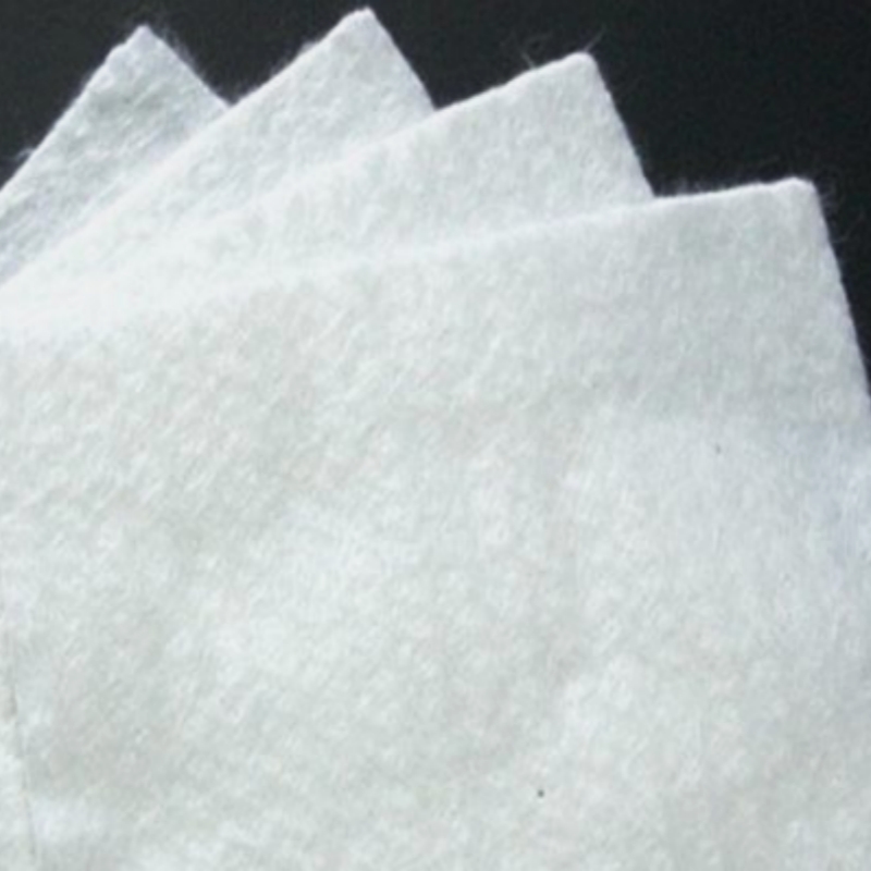 Нетканый геотекстиль из полиэстера