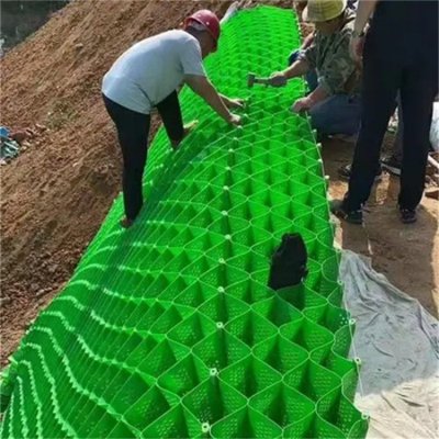Honeycomb cellular geomat