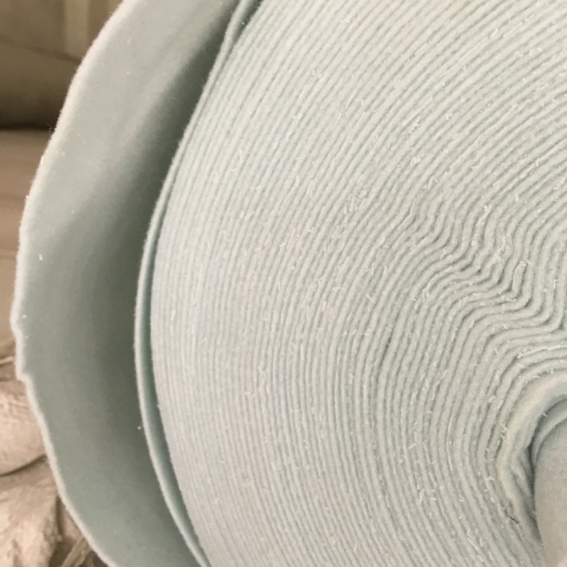 Нетканый геотекстиль из полиэстера