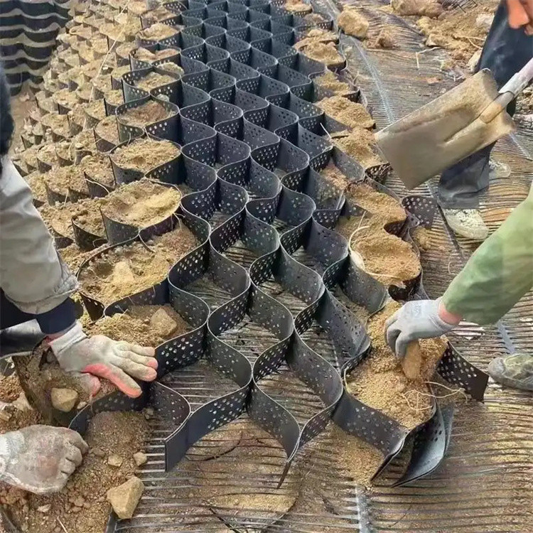 Honeycomb geocell for driveway