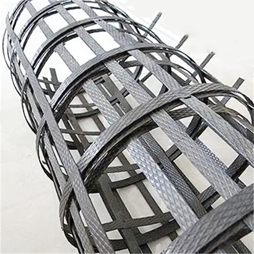 Геосетка из стали и пластика на клеевой основе