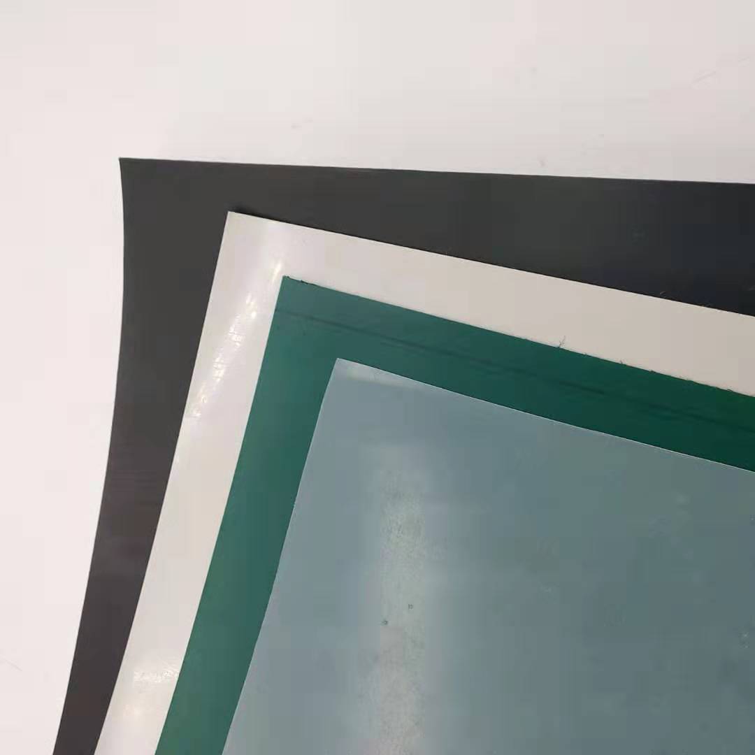 гладкая геомембрана